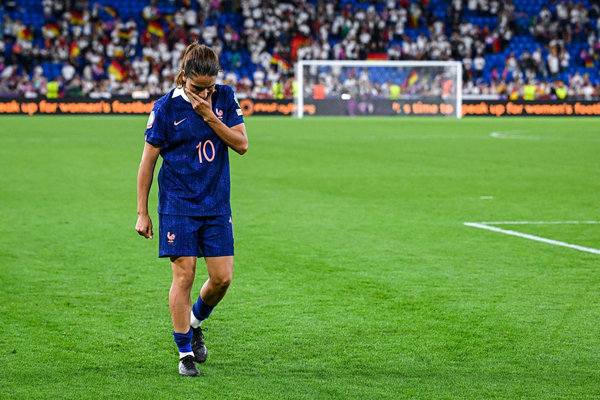 France féminine : Amel Majri refuse d'être remplaçante et prend sa retraite internationale