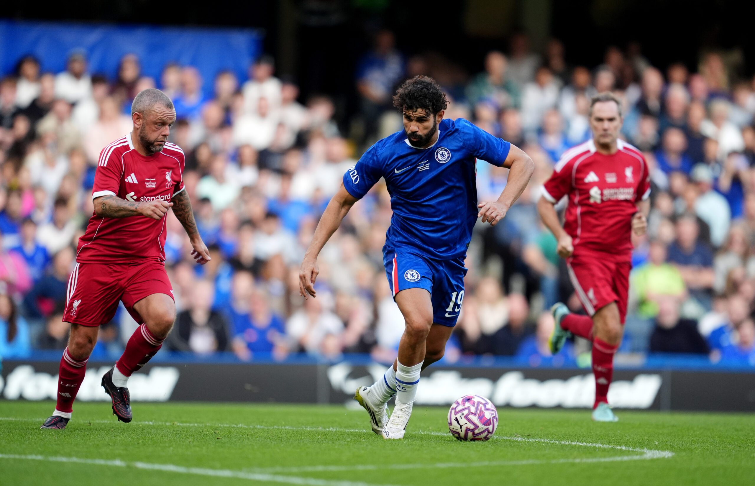 Diego Costa et Martin `krtel s'embrouillent en plein match de charité à Stamford Bridge