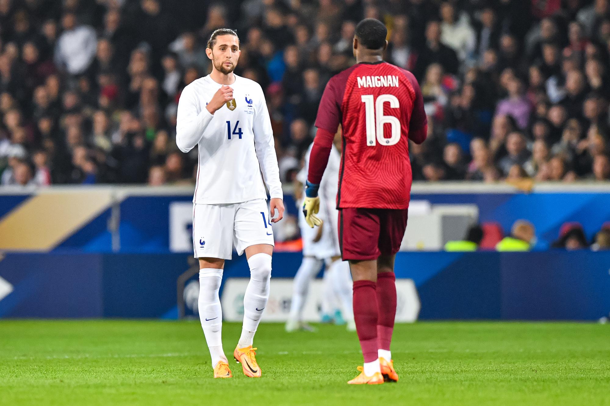 Match de Serie A délocalisé : Mike Maignan d'accord avec Adrien Rabiot, son partenaire à Milan