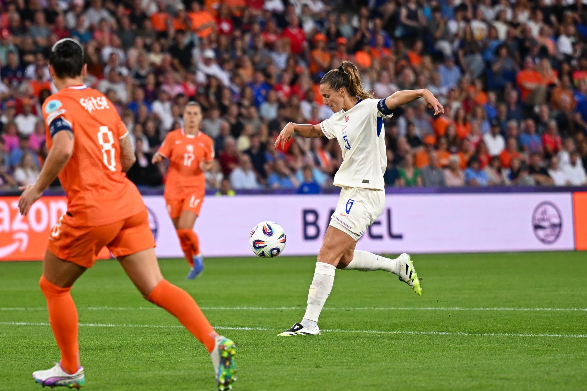 Sandie Toletti annonce sa retraite internationale avec les Bleues