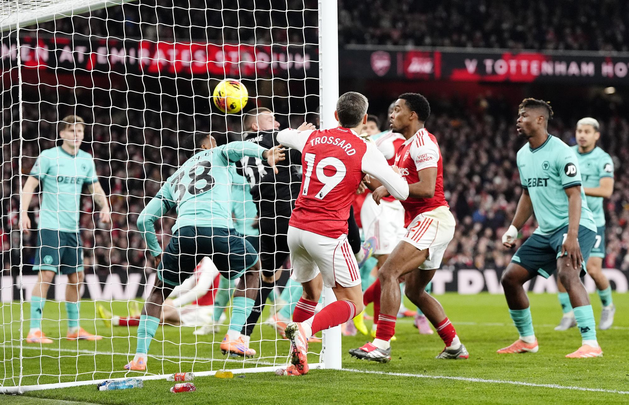 Premier League : Arsenal gagne sans buteur contre Wolverhampton, grâce à deux buts contre-son-camp