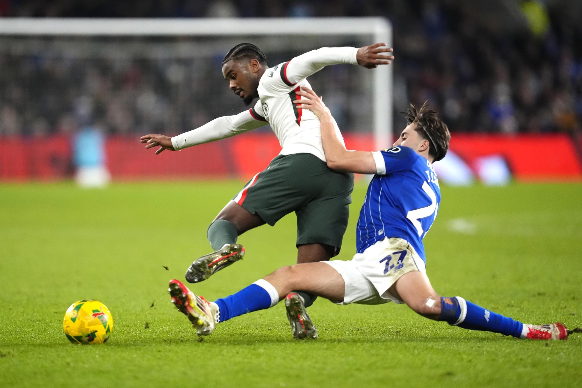 League Cup - Chelsea se sort du piège tendu par Cardiff et file en demi-finale