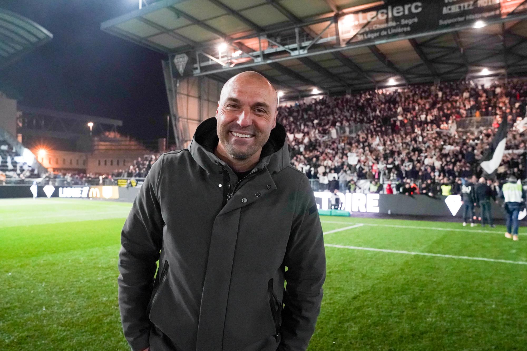 L'entraîneur d'Angers Alexandre Dujeux se confie sur la réussite du SCO