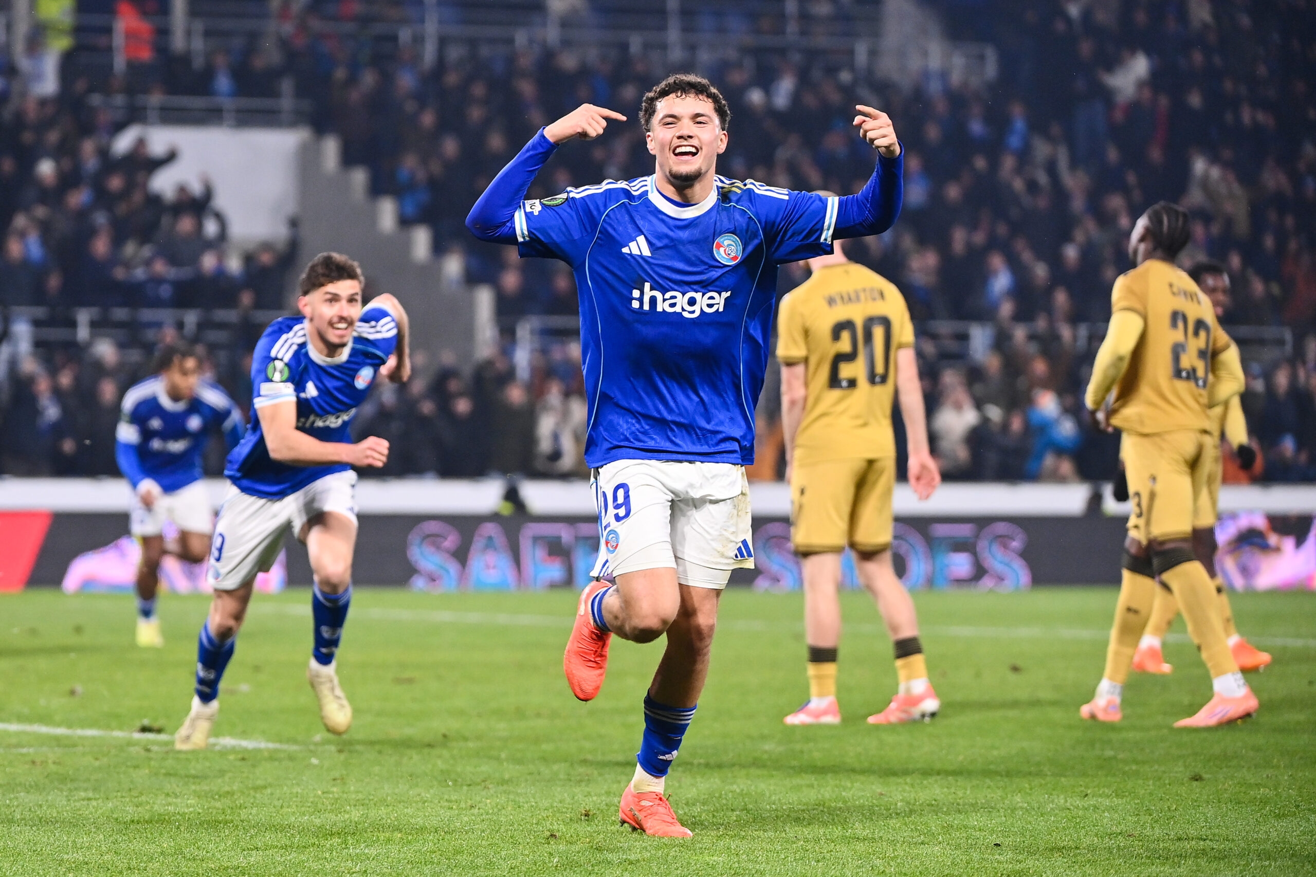 Portrait : Qui est Samir El Mourabet, milieu de Strasbourg passé par le futsal à haut niveau et qui a grandi en Alsace