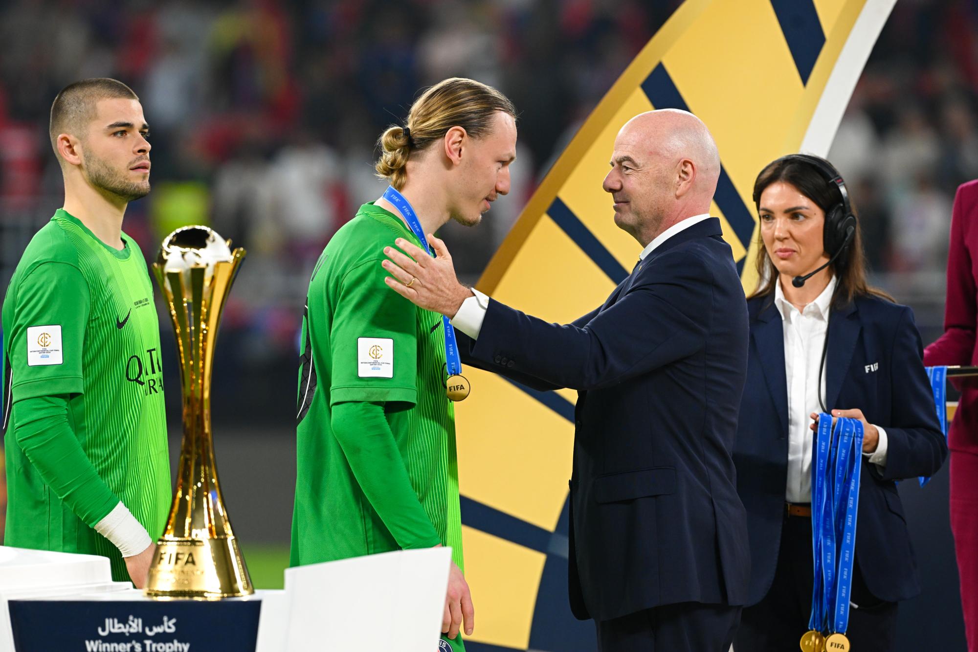 Sondage : Matveï Safonov doit-il devenir le gardien titulaire du PSG devant Lucas Chevalier ?