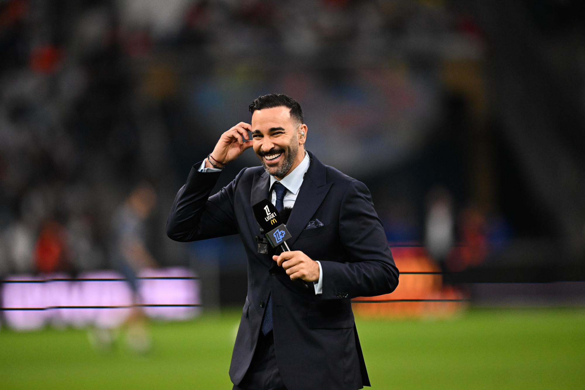 Après le foot, la radio, la télé, la danse et le cinéma, Adil Rami découvre le théâtre