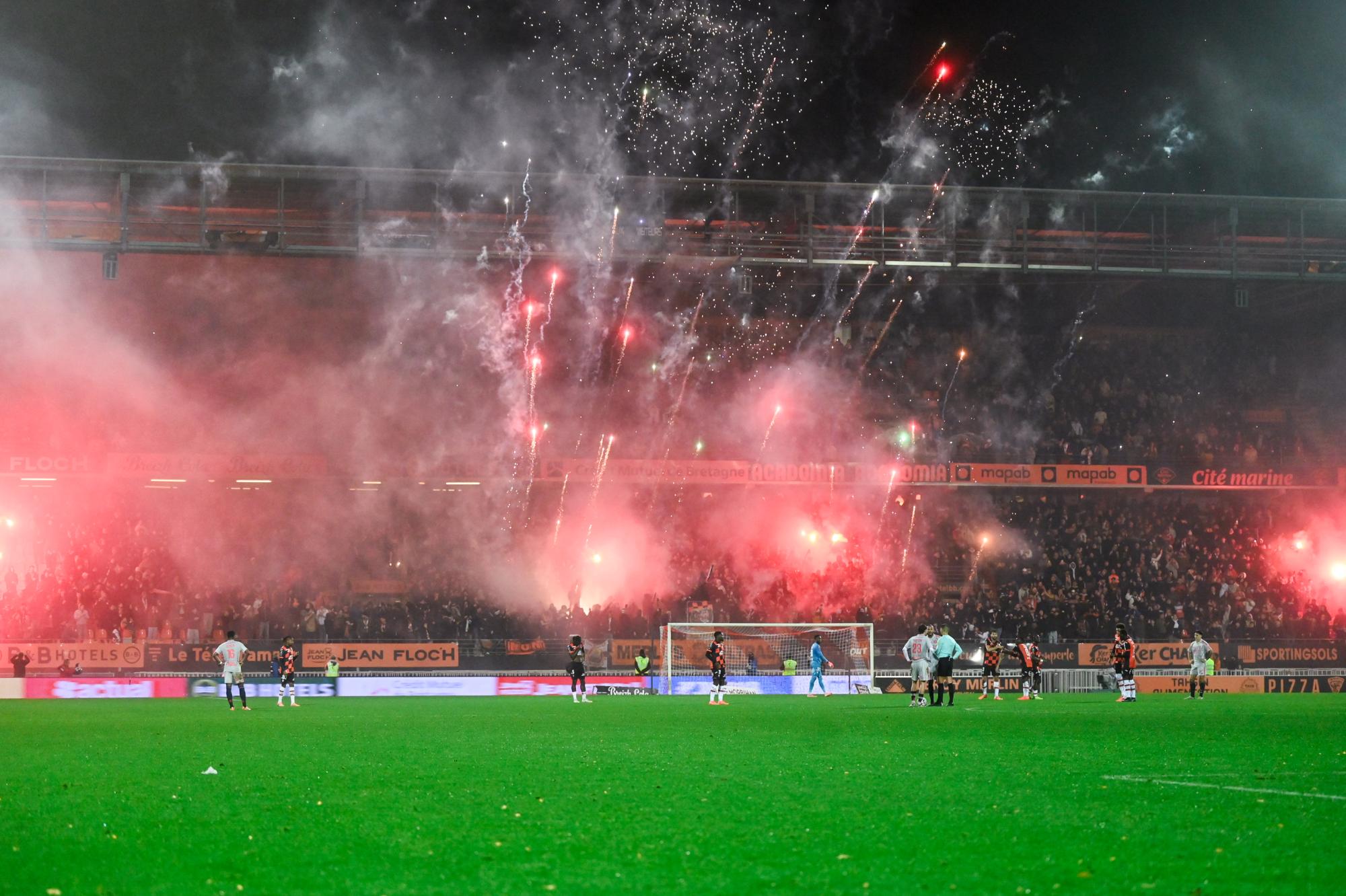 LFP : Trois clubs sanctionnés par une fermeture partielle de leurs tribunes, Lorient prend cher