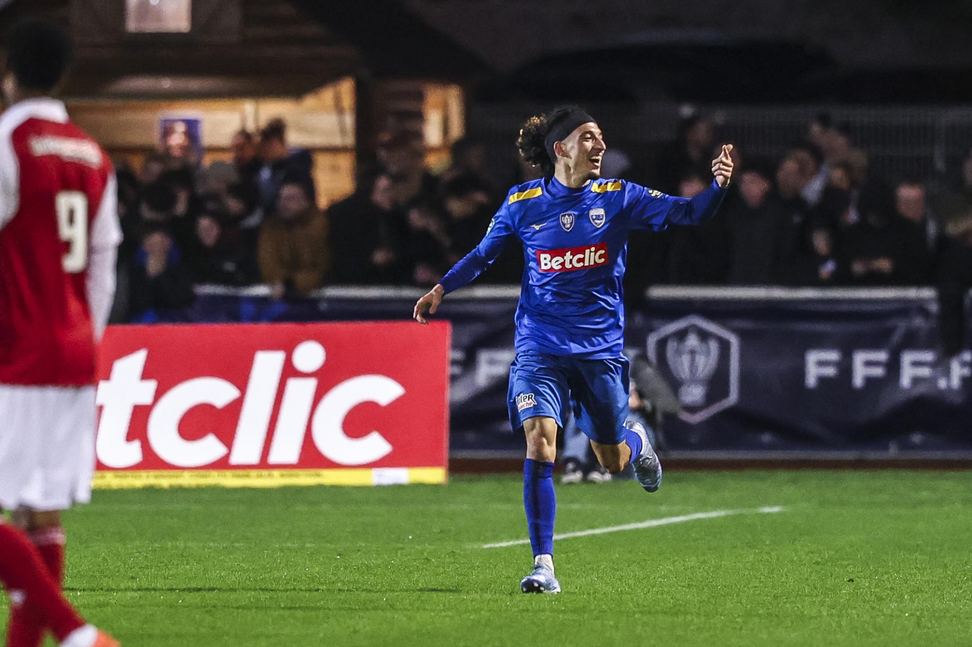 Coupe de France : Exploit d'Avranches face à Brest, Reims et Lens passent sans forcer, Angers se fait peur