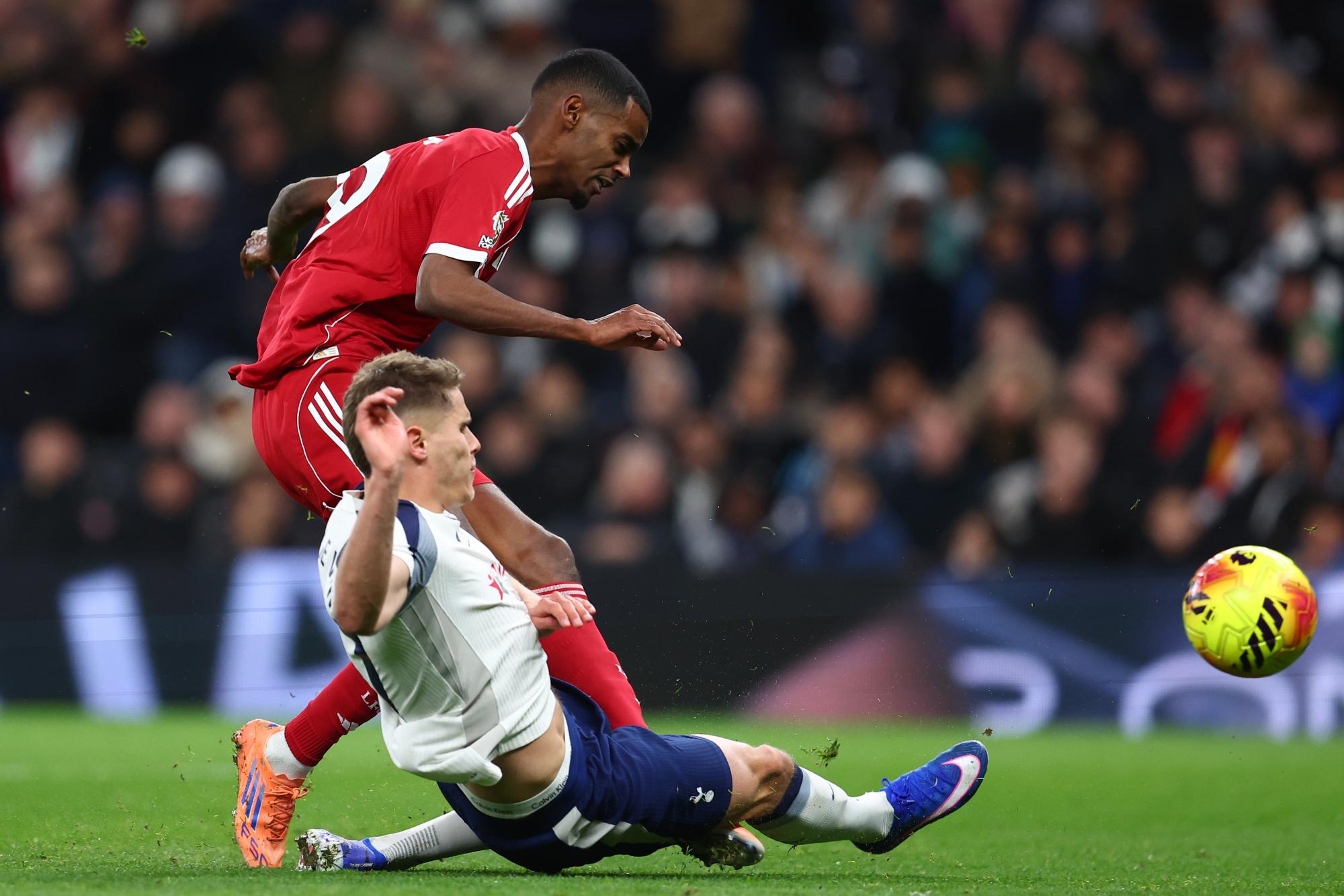 Premier League : Liverpool enfonce Tottenham dans la crise