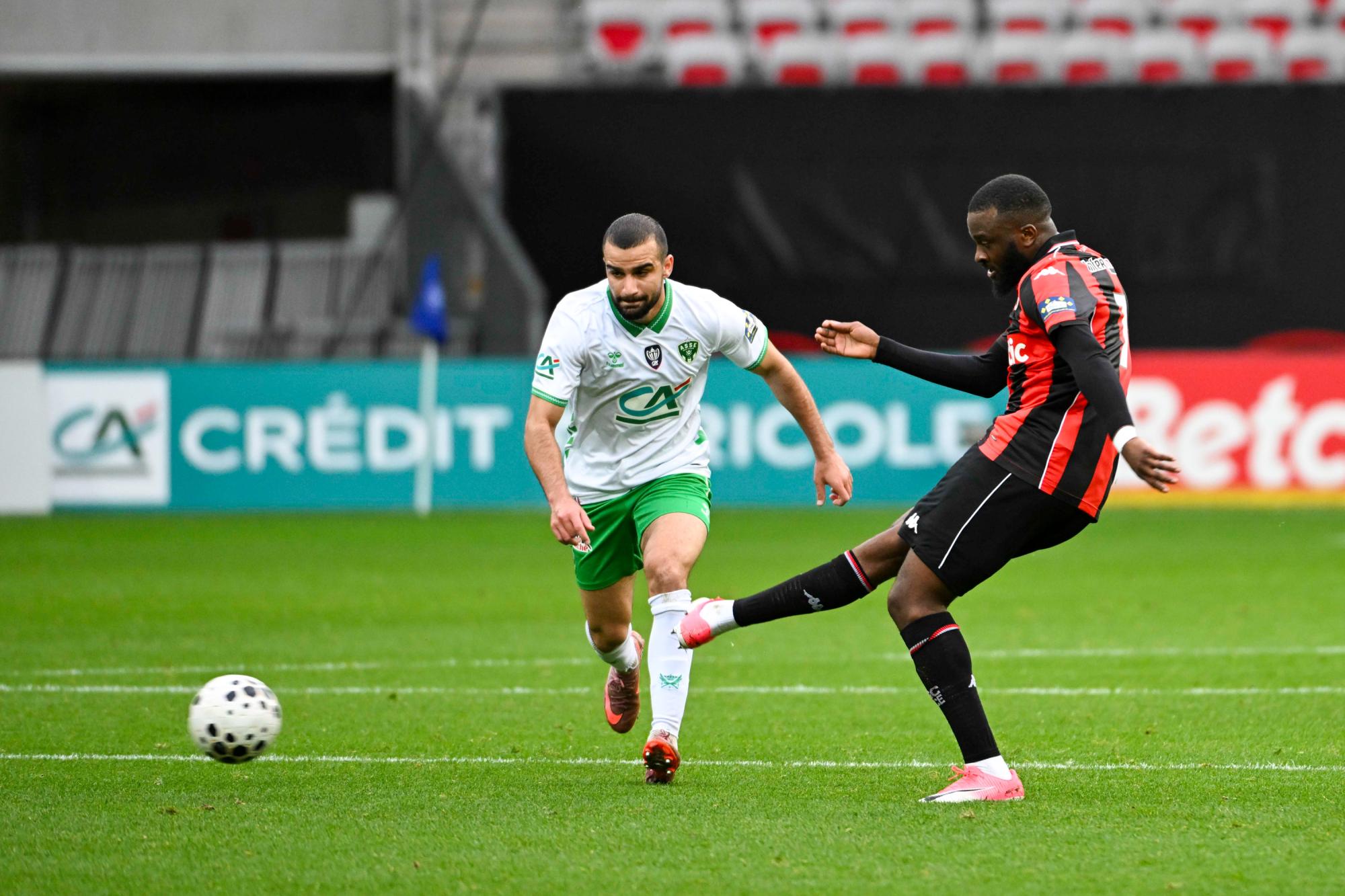 Coupe de France : Après neuf défaites de suite, Nice relève la tête en éliminant Saint-Étienne dans un stade à huis clos