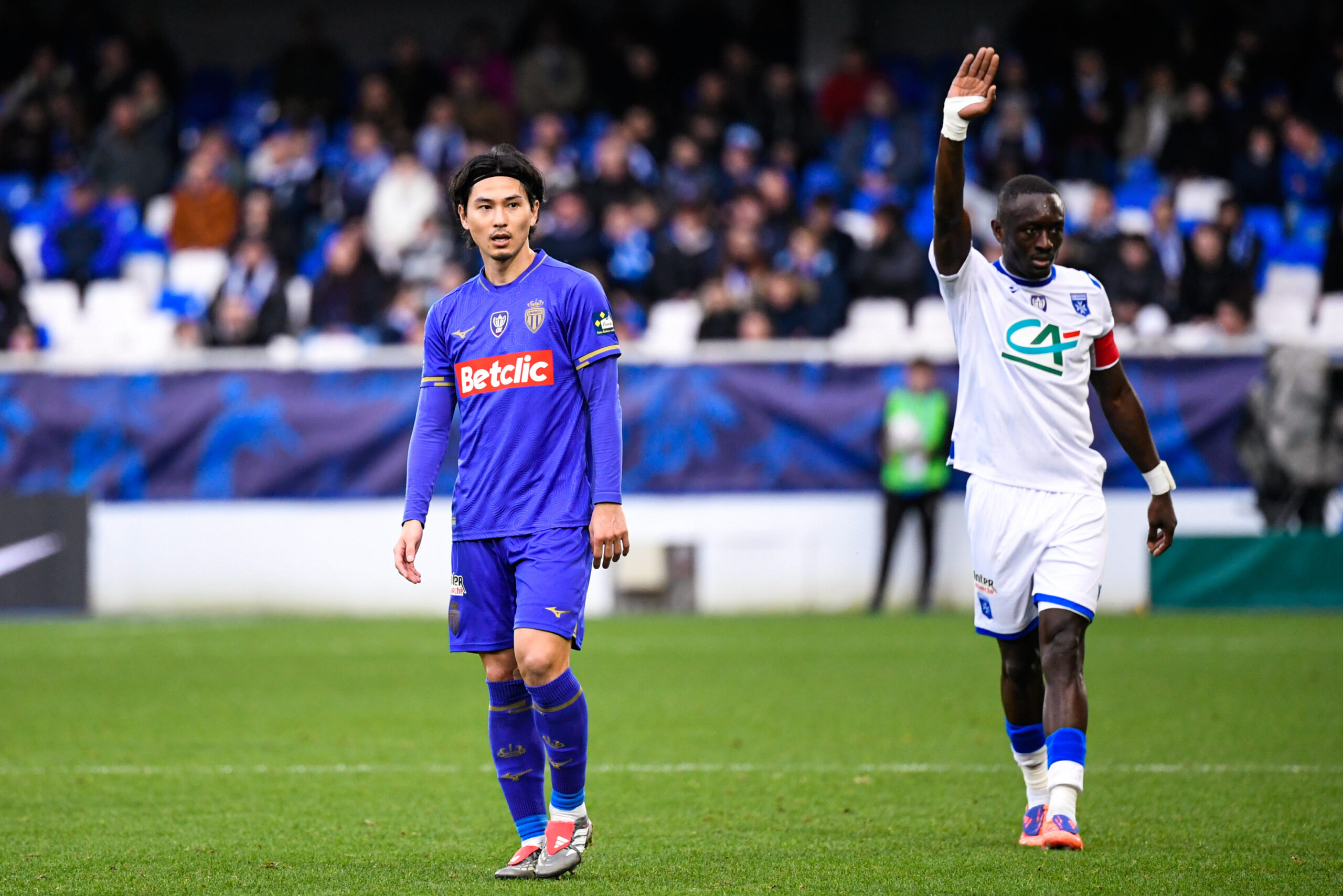 L'AS Monaco confirme une rupture du ligament croisé antérieur pour Takumi Minamino