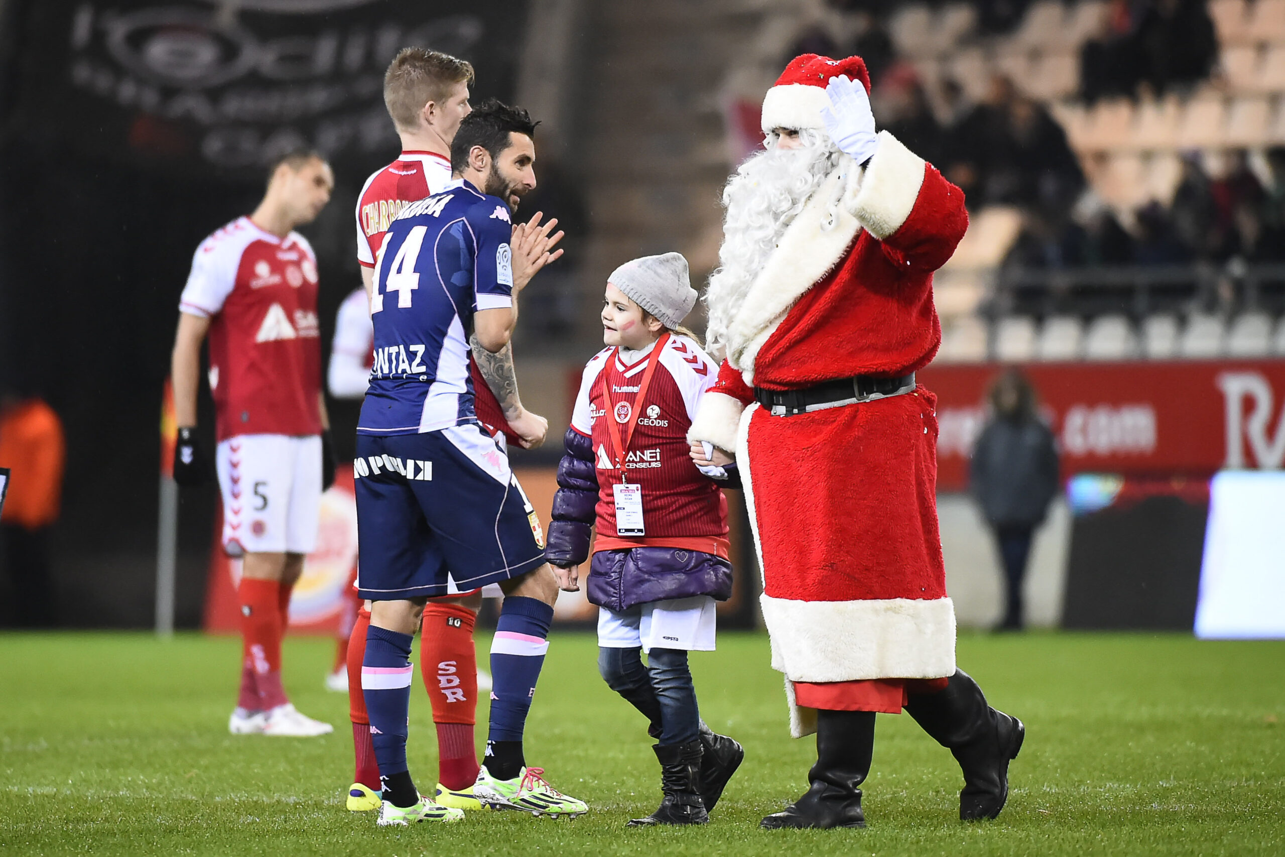 Noël 2025 : notre guide pour vous sortir des discussions foot lourdingues des repas de famille