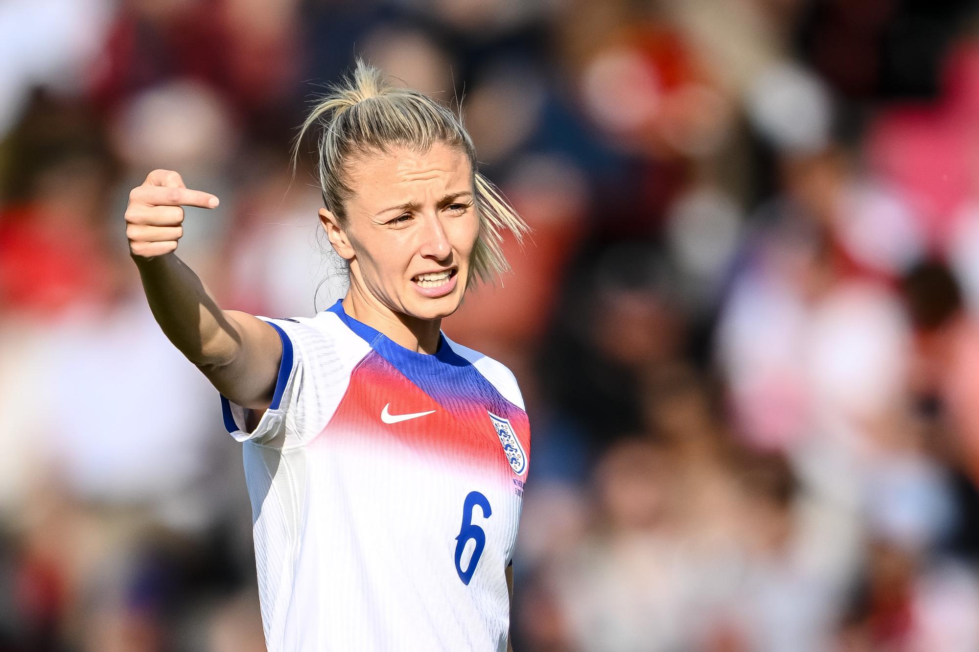 Angleterre : Idris Elba et plusieurs Lionesses couronnés par le roi Charles III