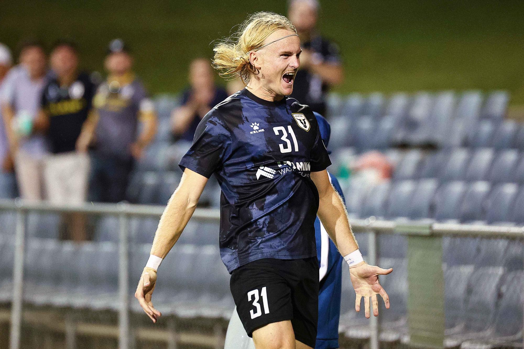 Réveillon du 31 décembre : Le premier but de l'année 2026 a été inscrit par Lee Ri-song, Lachlan Rose virtuel soulier d'or de l'année