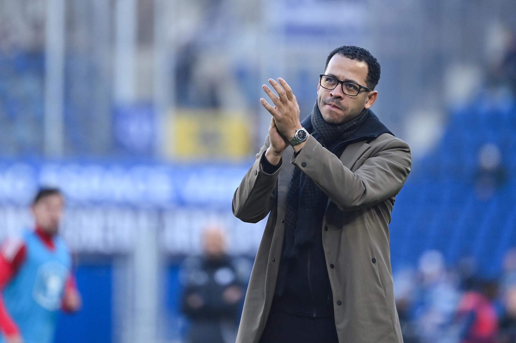 Strasbourg : Liam Rosenior s'exprime sur les rumeurs qui l'envoient à Chelsea