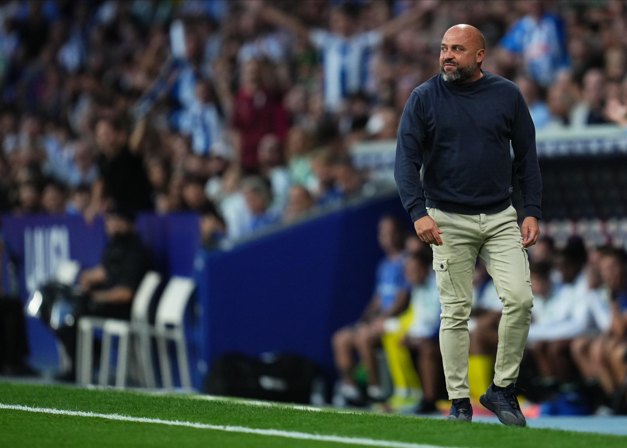 L'entraîneur de l'Espanyol Manolo González prévient les supporters du Barça avant le derby