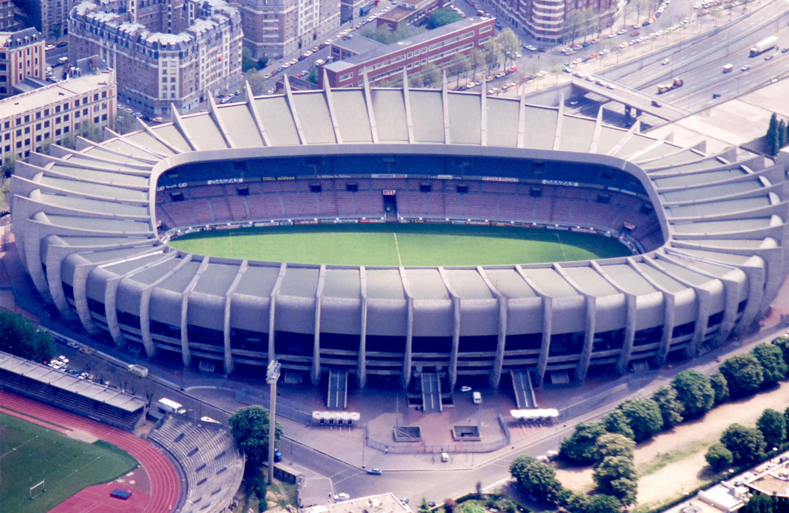 Derby de la capitale - L'histoire de la naissance des deux clubs : Quand Paris FC et PSG ne faisaient qu'un