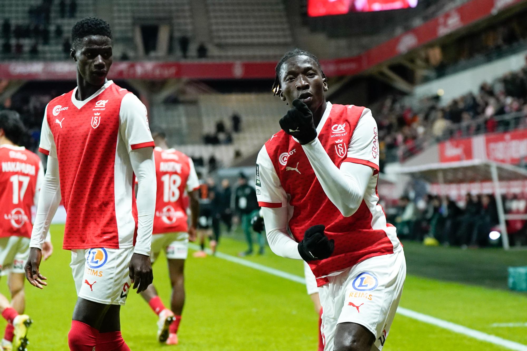 Ligue 2 : Reims se hisse à la deuxième place, Saint-Étienne patine, Bobichon et Mafouta brillent