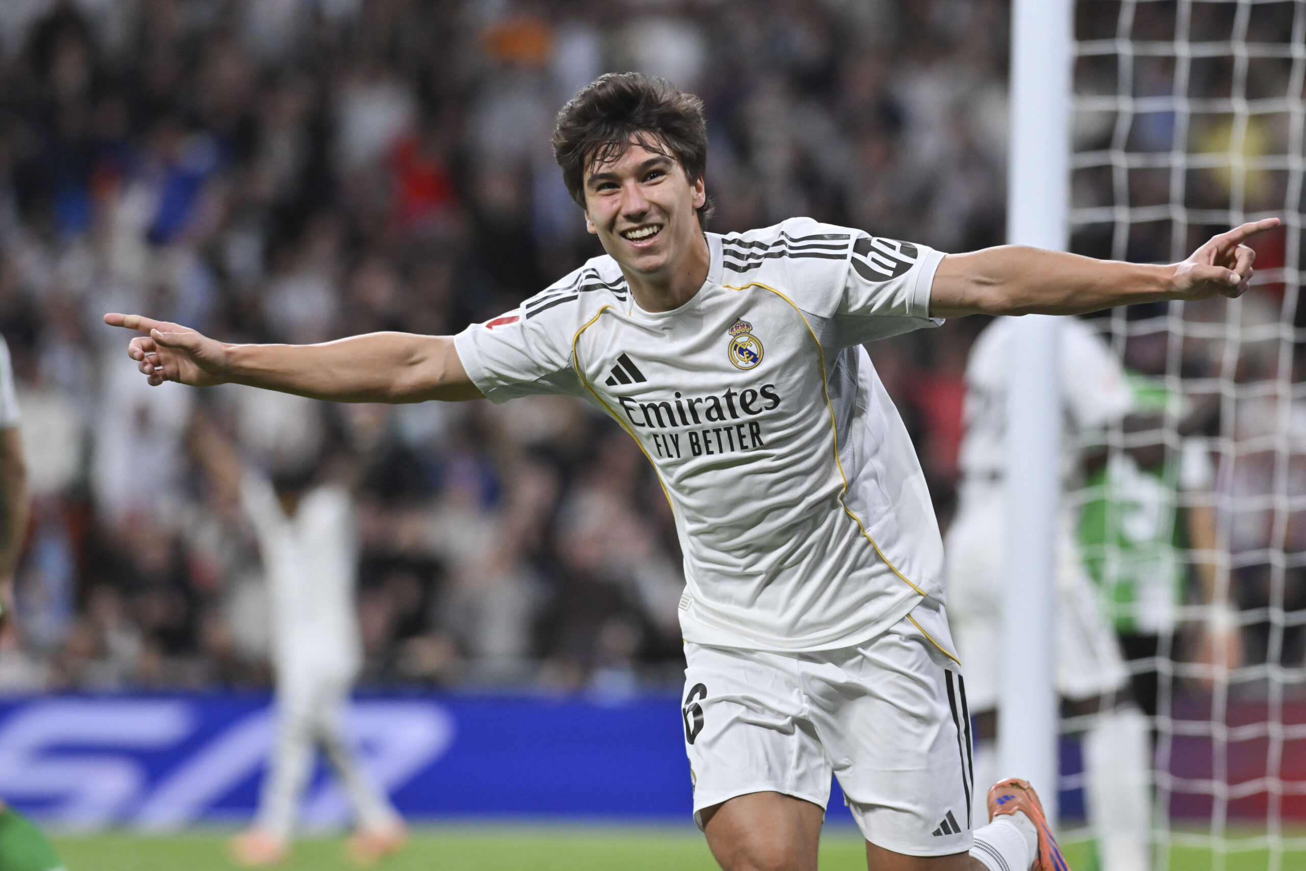 Liga : Sans Kylian Mbappé, le Real assure face au Betis grâce à Gonzalo García et revient sur Barcelone