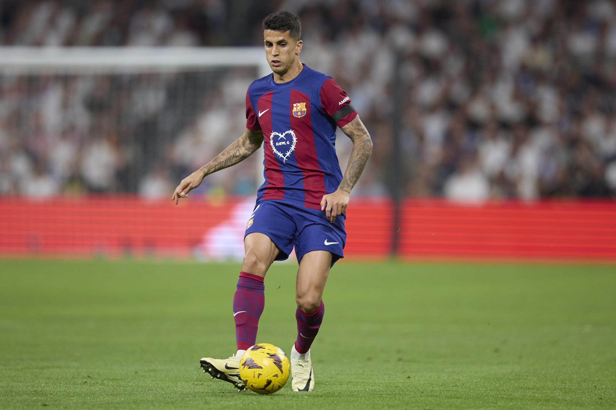 FC Barcelone : Deco annonce le retour de João Cancelo au club