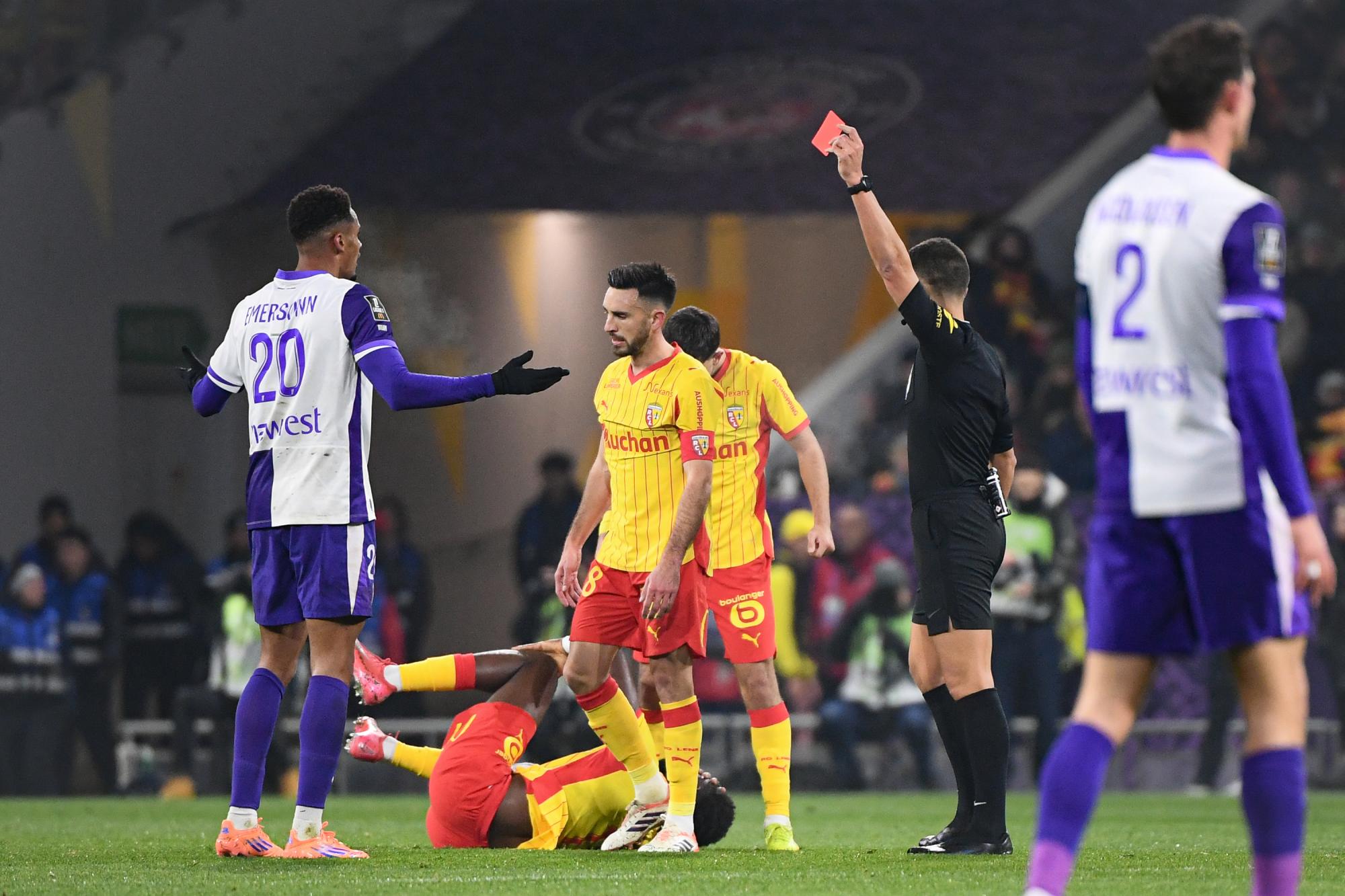 Mamadou Coulibaly et Emersonn suspendus trois matchs ferme en Ligue 1, Arthur Vermeeren (OM) prend deux match