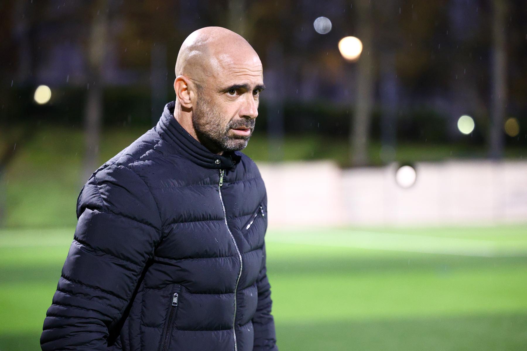 Le Brésilien Cris aperçu dans L'Agence, pour trouver une maison