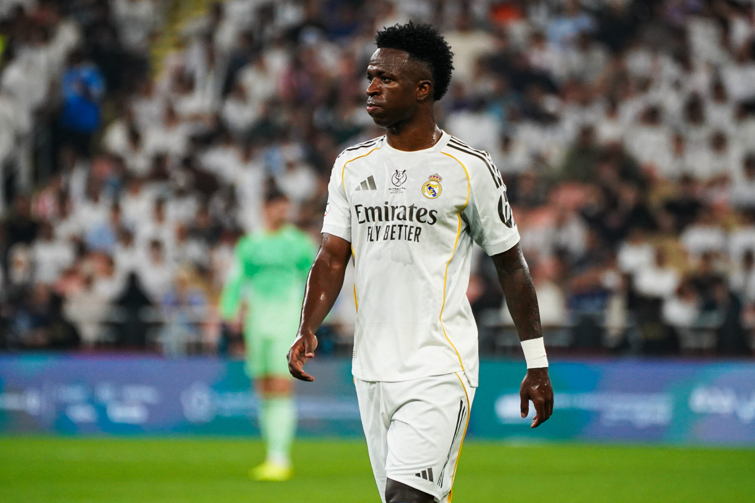 Le but de dingue de Vinícius Júnior lors de la finale de la Supercoupe d'Espagne Barcelone-Real Madrid