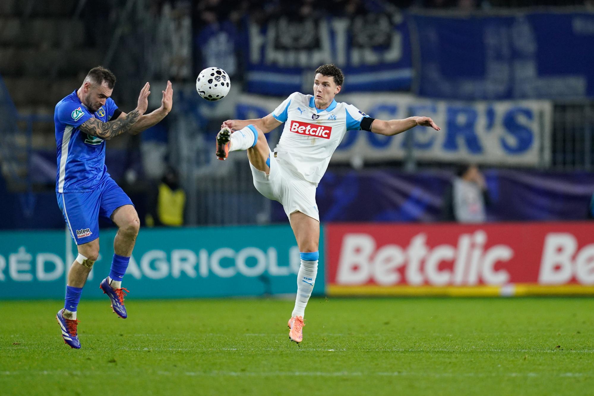 Coupe de France : L'échange sympa entre Benjamin Pavard et Benjamin Renaux après Bayeux-OM
