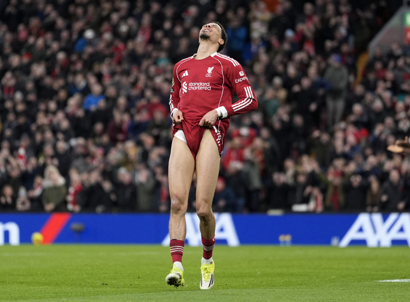 Premier League : Liverpool accroché à Burnley, Liam Rosenior réussit sa première et Sunderland renverse Crystal Palace