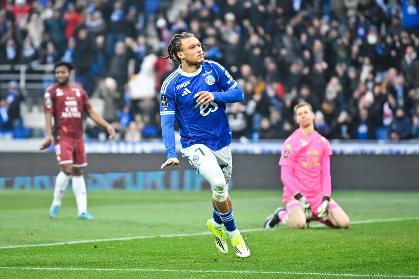 Ligue 1 : Strasbourg domine Metz dans le derby de l’Est