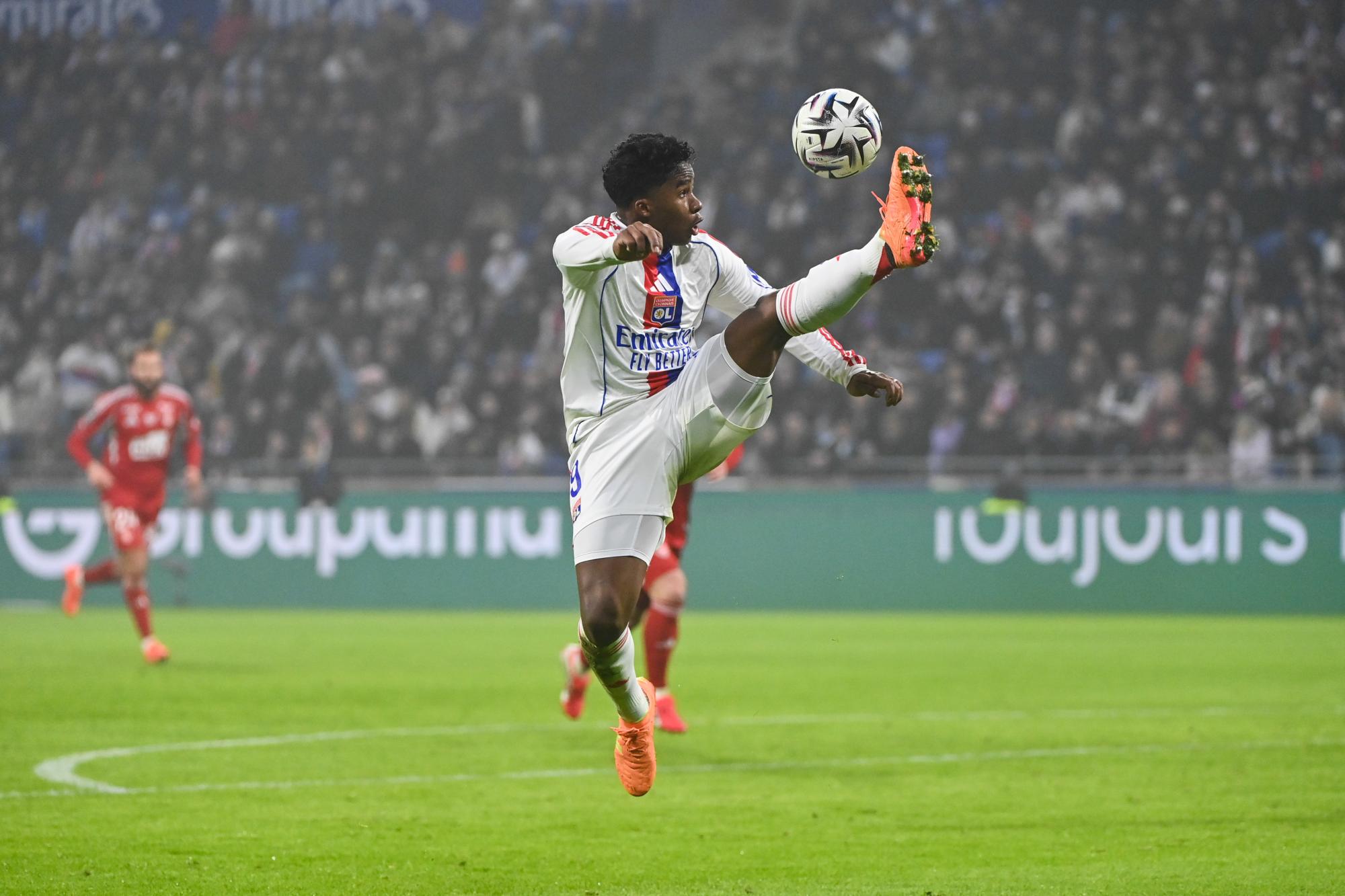 Ligue 1 - Lyon bat Brest dans la douleur et remonte à la 4e place