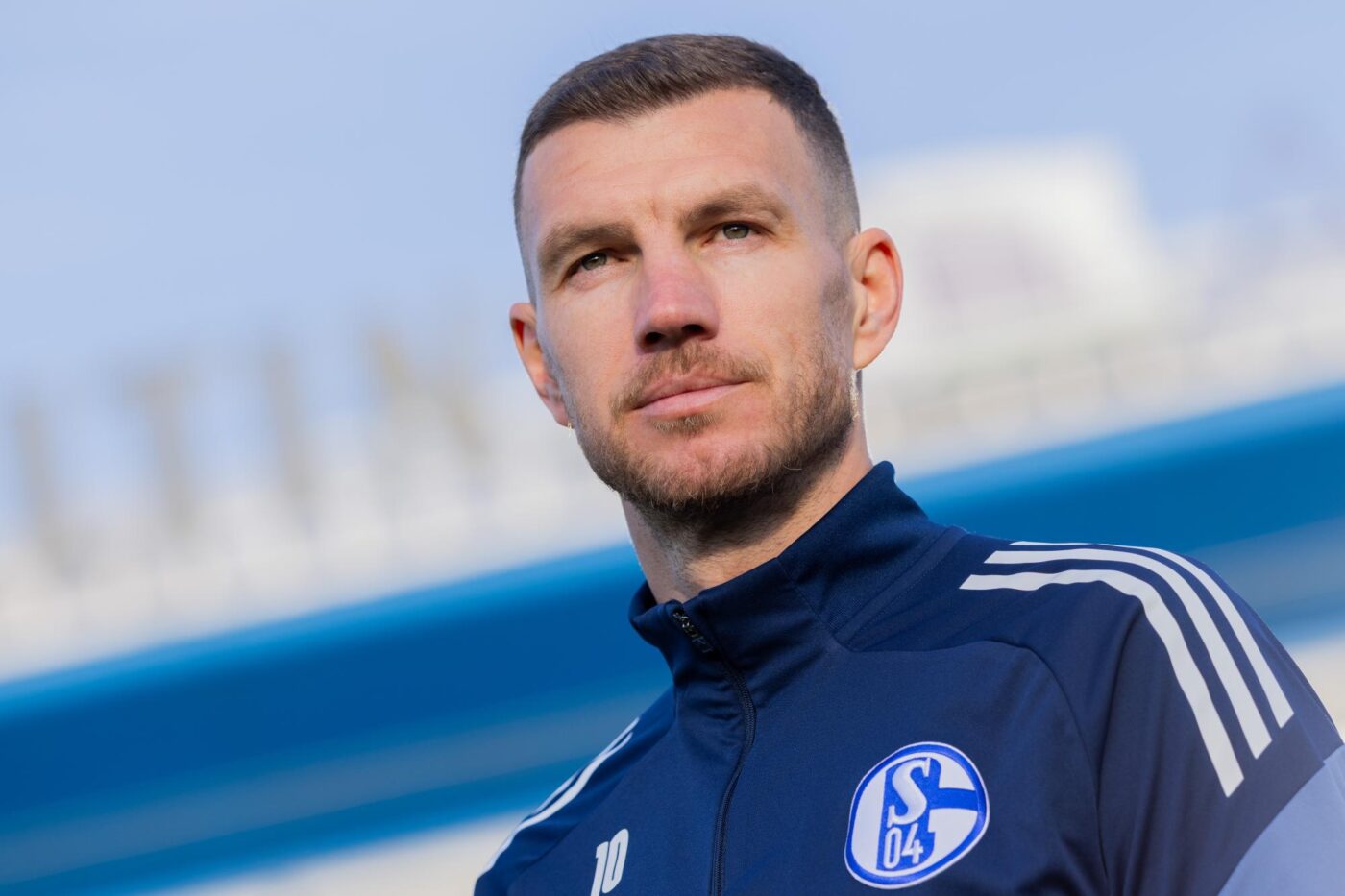 Mercato : Edin Džeko rejoint Schalke 04 et n’ira donc pas au Paris FC