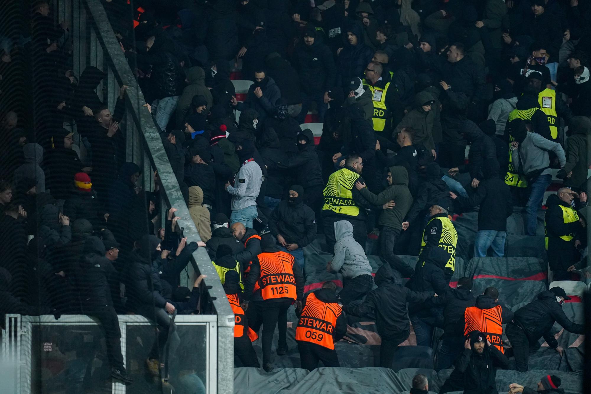 Nice-Go Ahead Eagles : des incidents entre supporters gâchent la soirée à l'Allianz Riviera