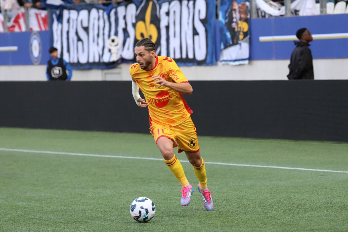 National : Grégory Berthier, joueur de champ d’Orléans, remplace son gardien et arrête un penalty contre Sochaux