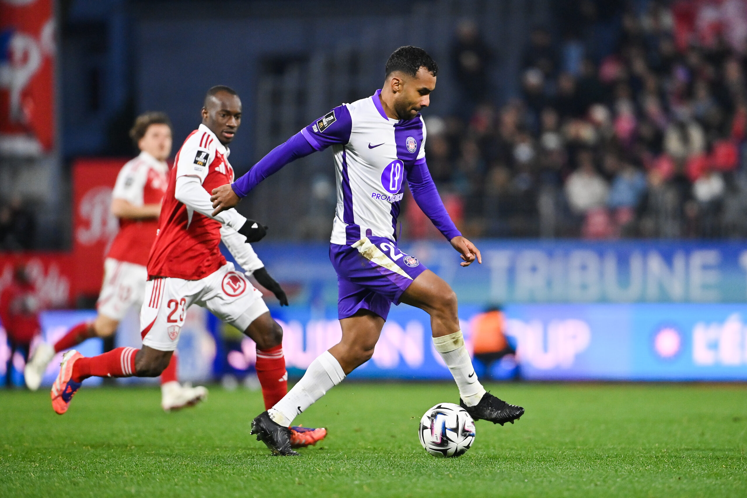 Ligue 1 : Toulouse enchaîne à Brest, Angers gèle Paris