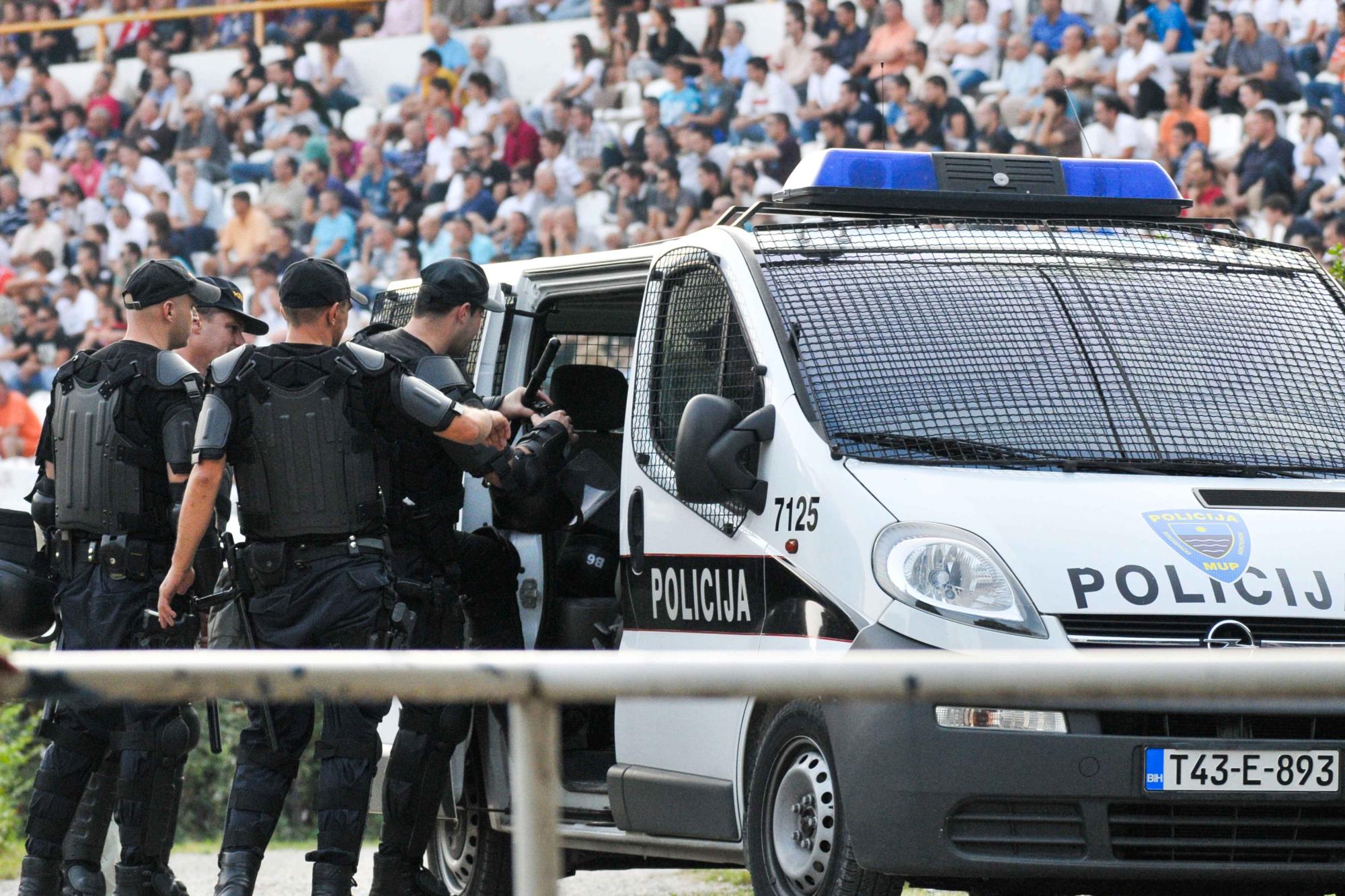 Violente bagarre entre supporters serbes et croates dans un aéroport bosnien