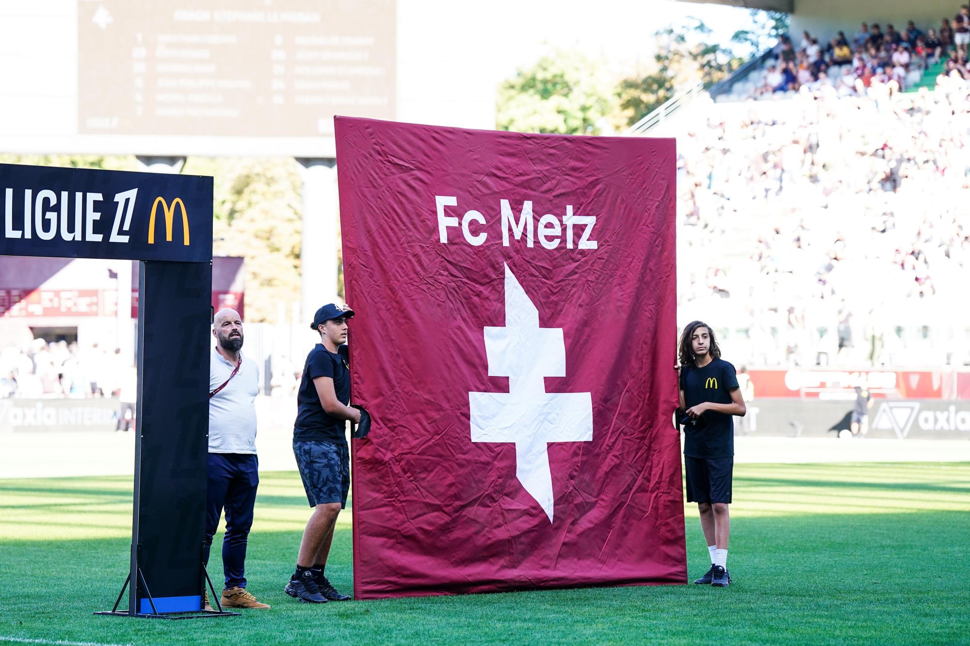 Ligue 1 : Un chien policier est mort lors d'affrontements entre supporters de l'OL et de Metz