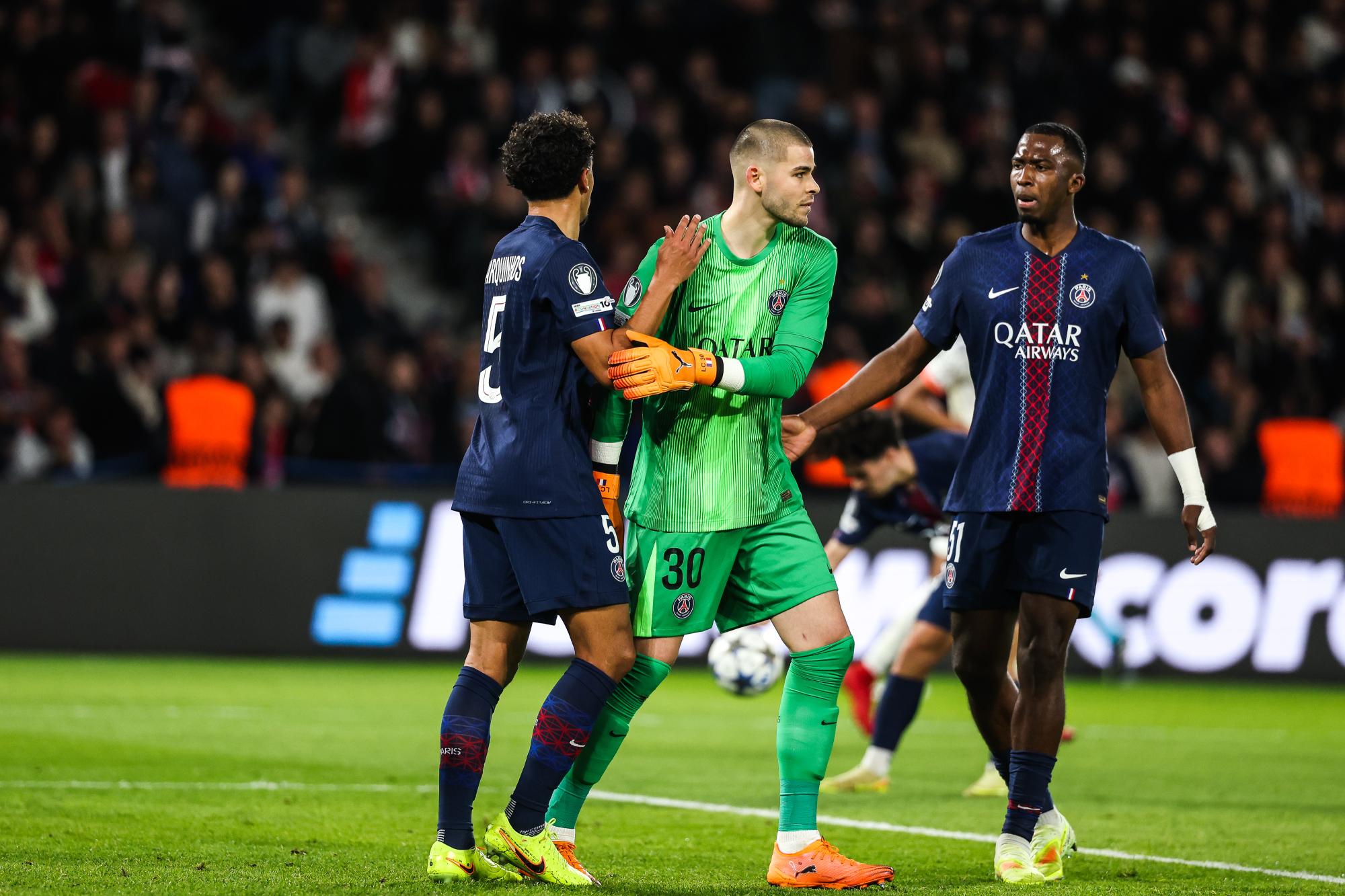 PSG : Willian Pacho à la rescousse de Lucas Chevalier