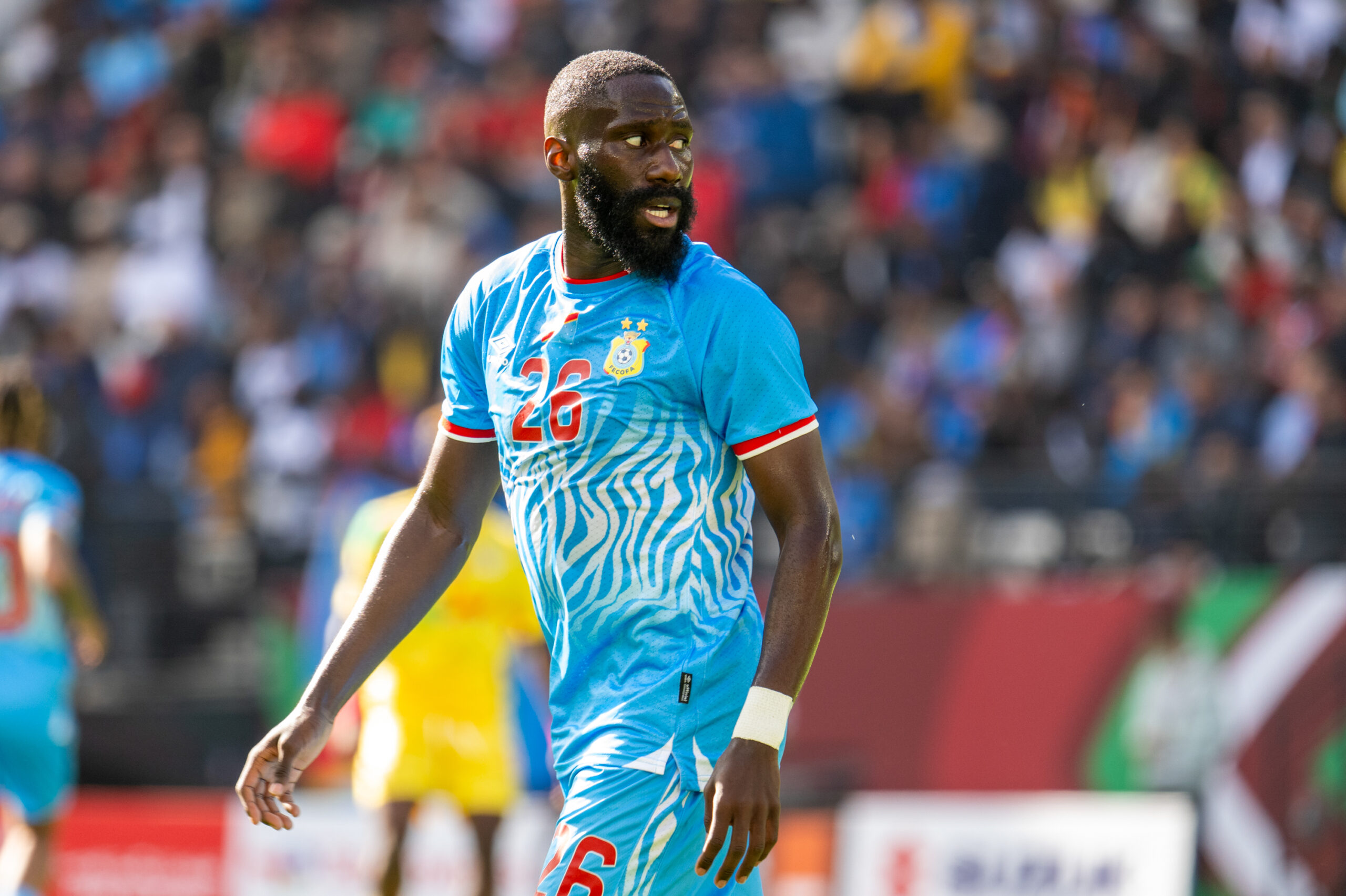 Le latéral gauche international congolais Arthur Masuaku rejoint officiellement le RC Lens
