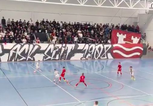 Quand les ultras du LASK mettent le feu à un match de U11 en Autriche