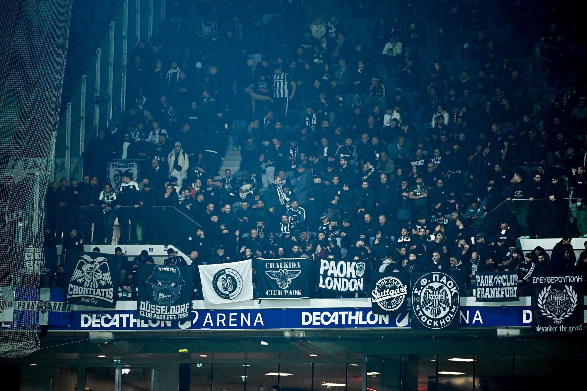 Ligue Europa : le vibrant hommage rendu devant le stade PAOK aux sept supporters décédés sur la route de Lyon