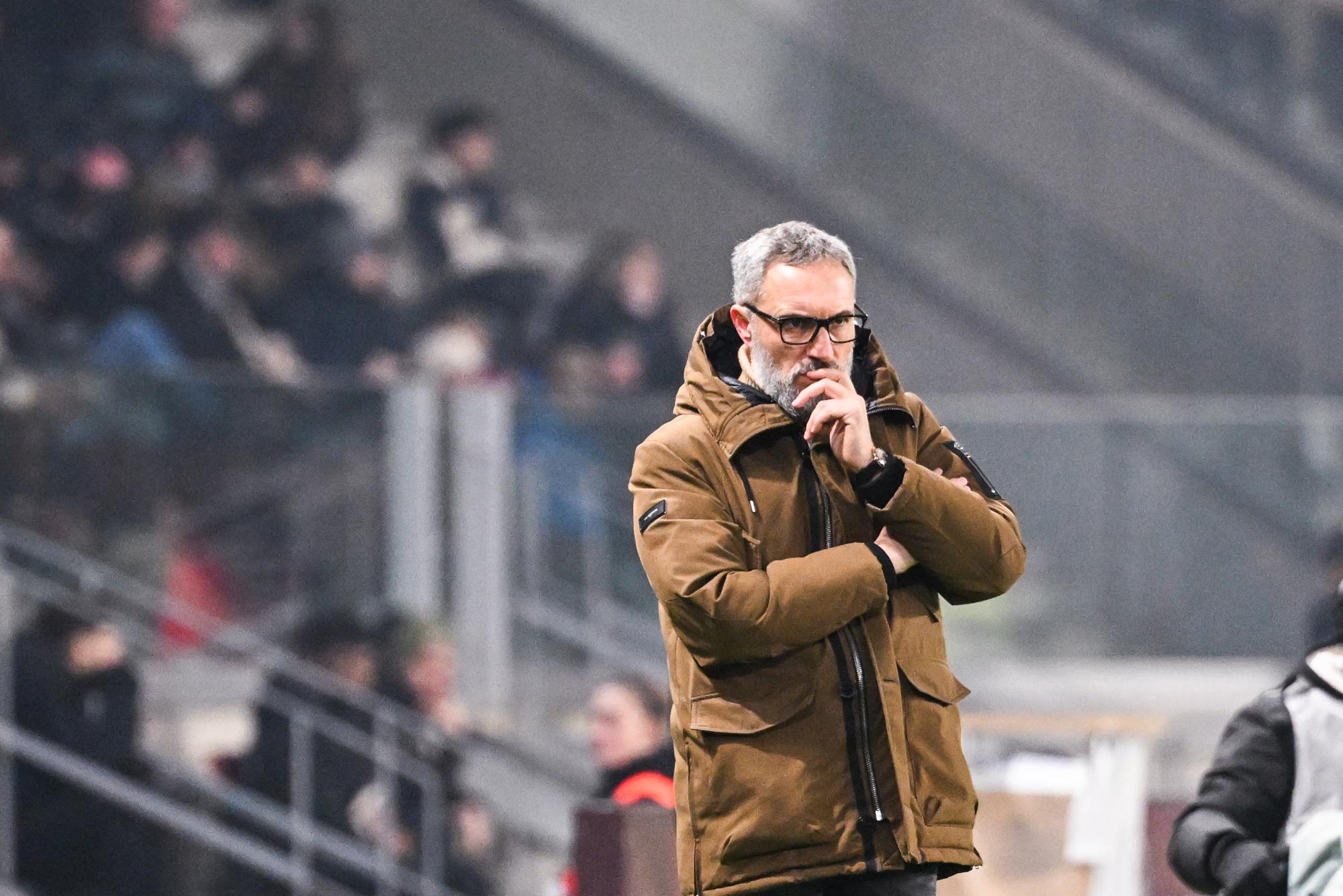 Ligue 1 : L'entraîneur Benoît Tavenot refuse l'idée que Metz joue défensif lors de son déplacement à Angers