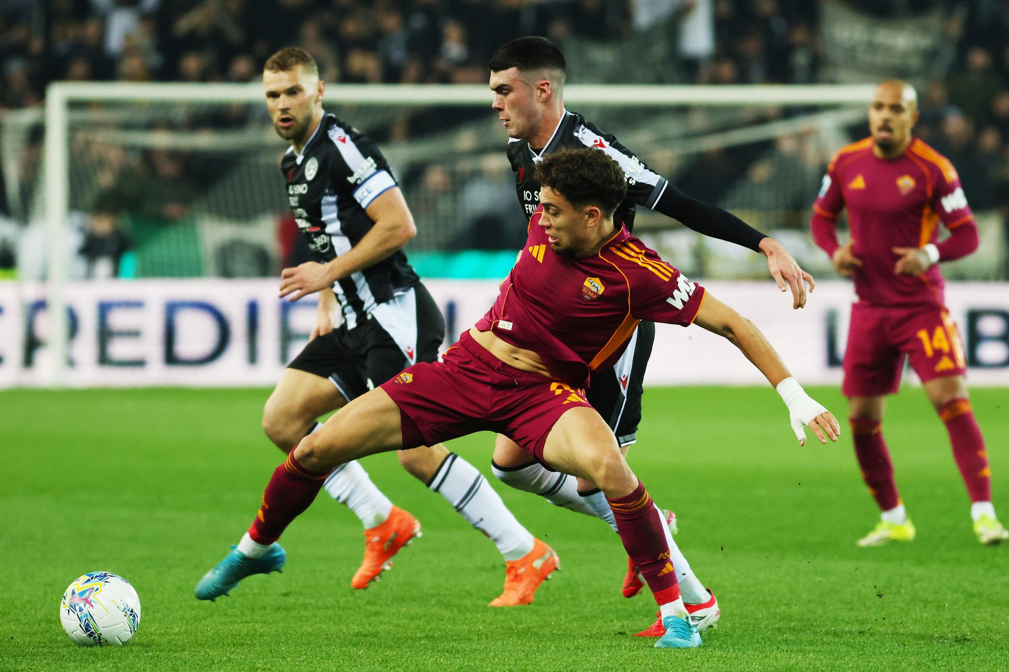 Italie : L'AS Rome, battue à l'Udinese, perd encore des plumes dans la course au titre en Serie A
