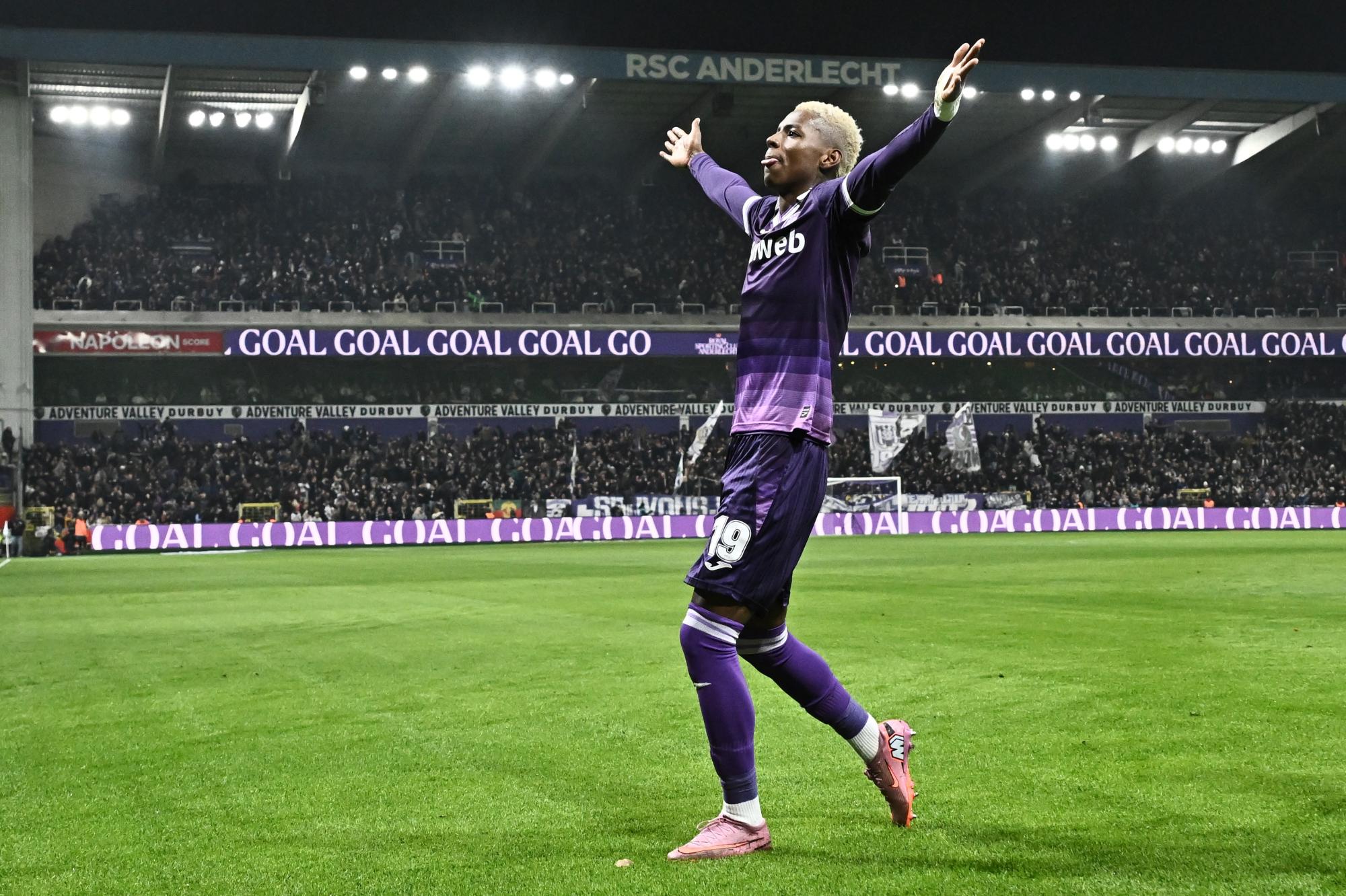 Mercato : Sunderland annonce l'arrivée de Nilson Angulo en plein match