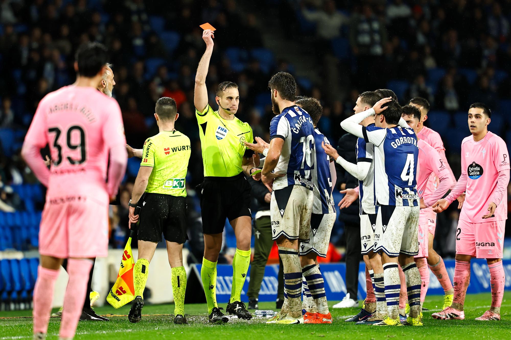 Le penalty complètement fou concédé par Duje aleta-Car