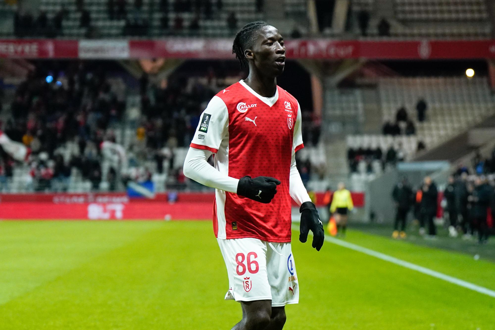 Mercato : Le Paris FC dépense 25 millions d'euros pour acheter Patrick Zabi, jeune joueur de Reims