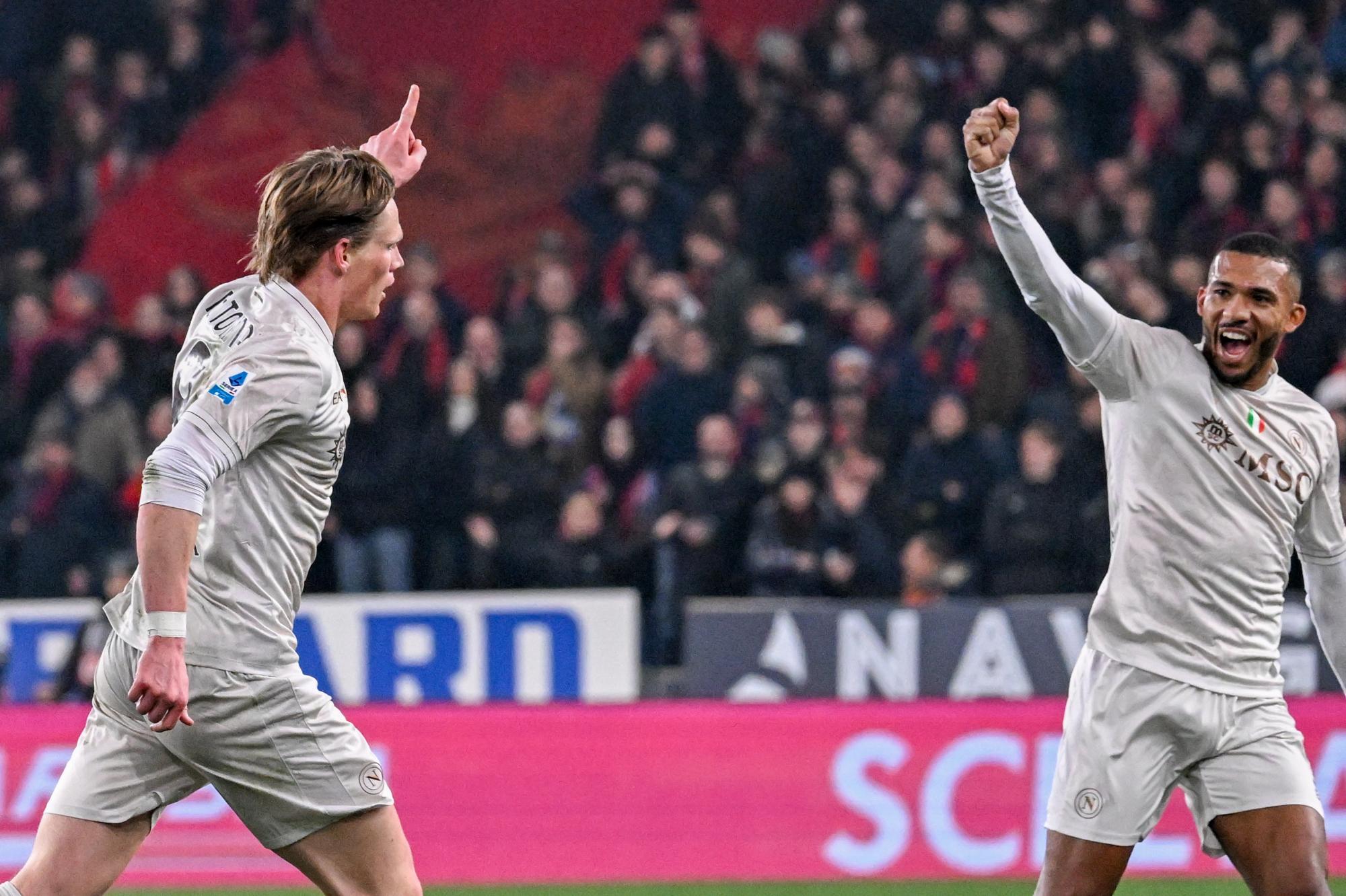 Serie A : Rasmus Højlund et Scott McTominay sauvent Naples des boulettes d'Alessandro Buongiorno