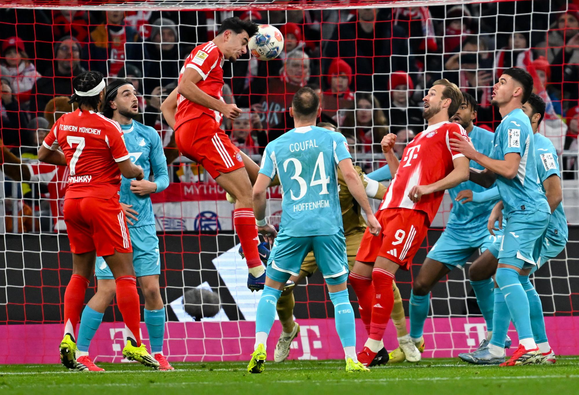 Bundesliga : Le Bayern humilie Hoffenheim et prend six points d'avance sur son dauphin Dortmund