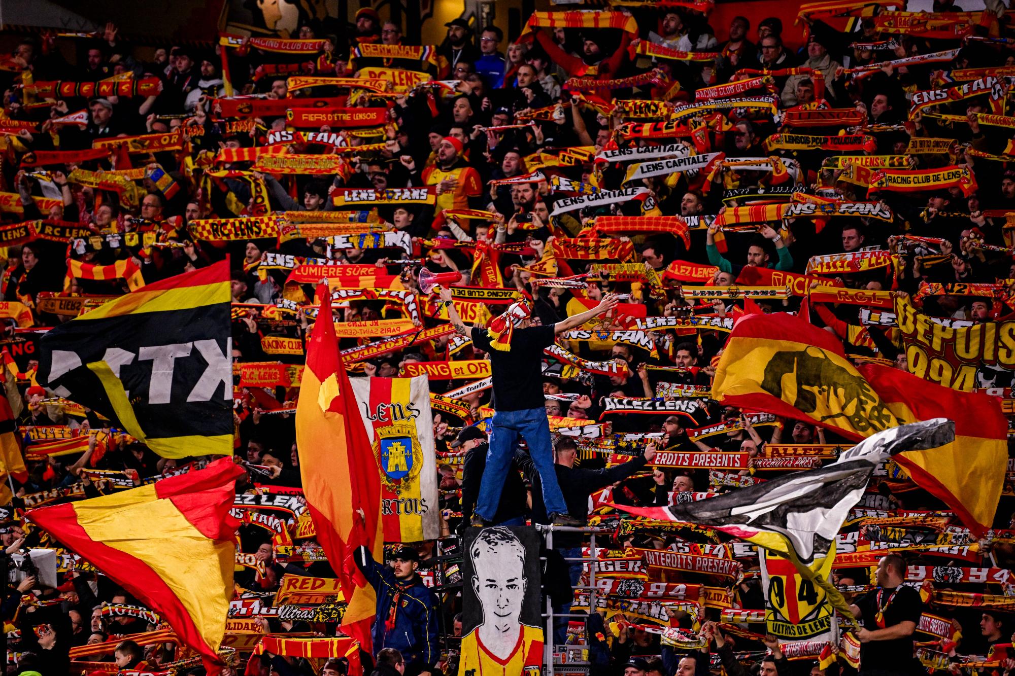 Le parcage réduit pour Lens au Paris FC créé encore des remous