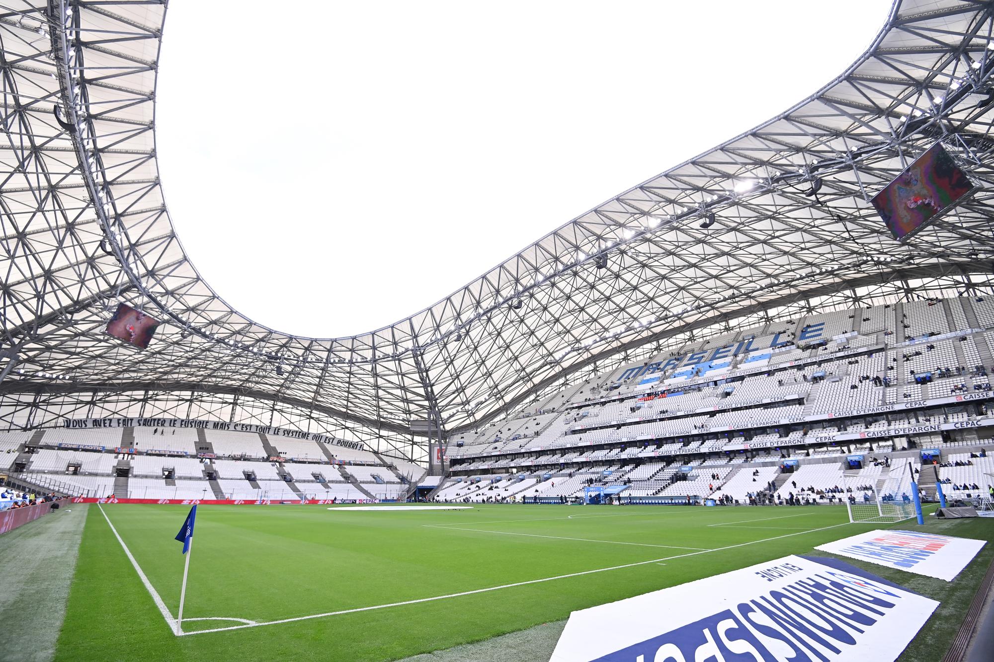«/C'est tout le système qui est pourri/» - Déjà une banderole frondeuse avant OM-Strasbourg